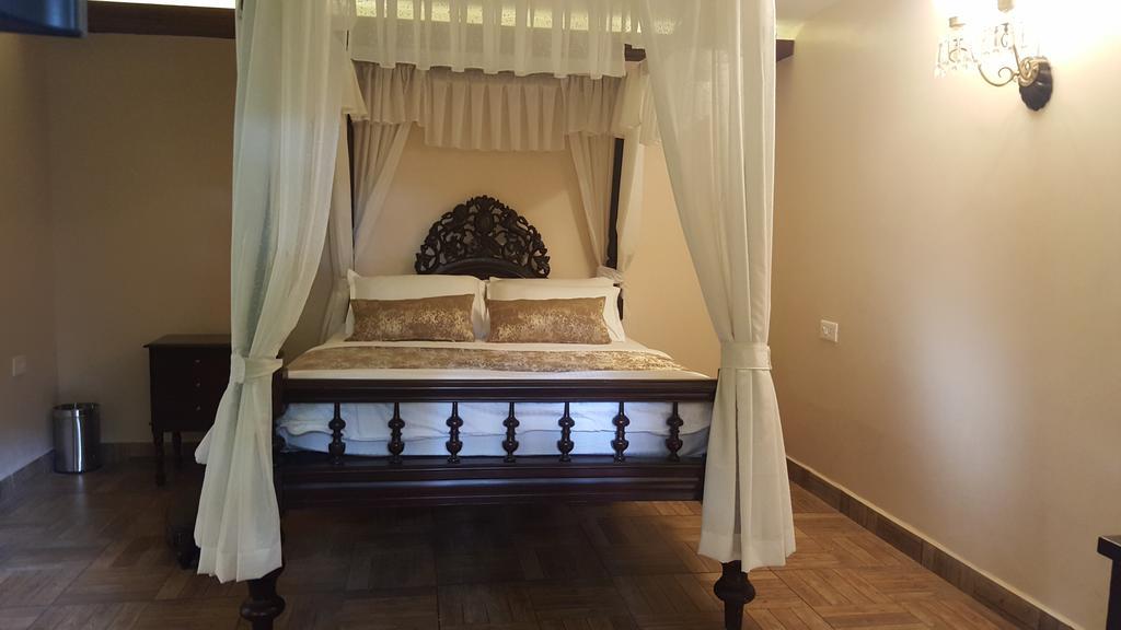 Casa Menezes - A Heritage Goan Homestay Bambolim Room photo