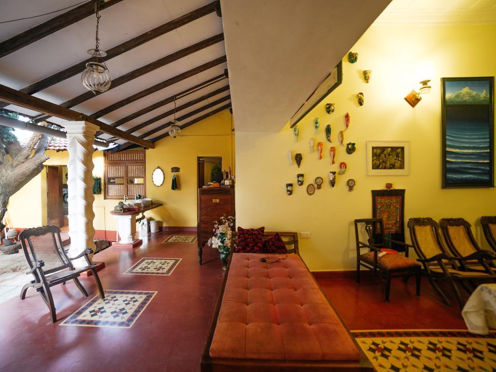 Casa Menezes - A Heritage Goan Homestay Bambolim Exterior photo