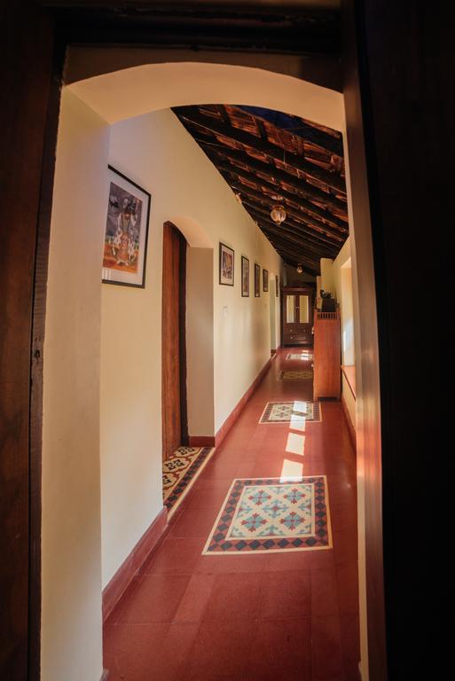 Casa Menezes - A Heritage Goan Homestay Bambolim Exterior photo